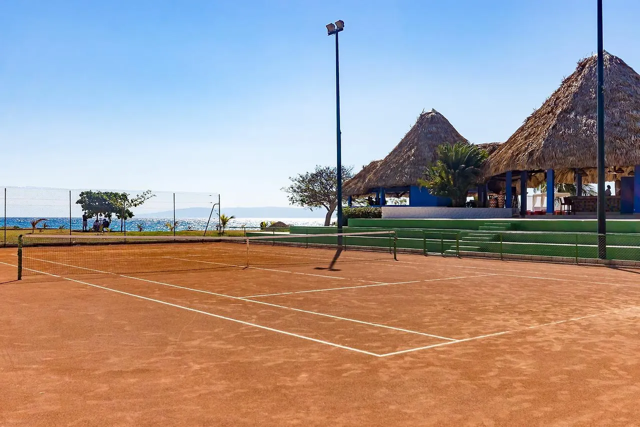 Royal Decameron Indigo Beach Resort And Spa Montrouis 4*,